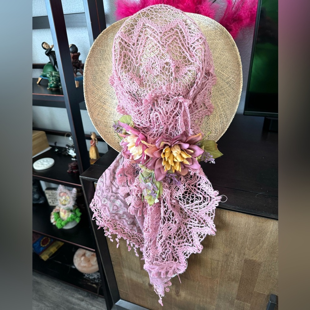 Artisan Straw Hat with Purple- Pinkish Lace and Large Flowers - Picture 2 of 9